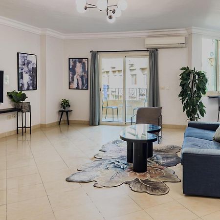 Distinct & Decent 2 Bdr Apt Steps From Nightlife And Airport Cairo Exterior foto