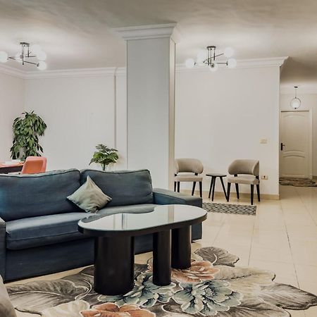 Distinct & Decent 2 Bdr Apt Steps From Nightlife And Airport Cairo Exterior foto