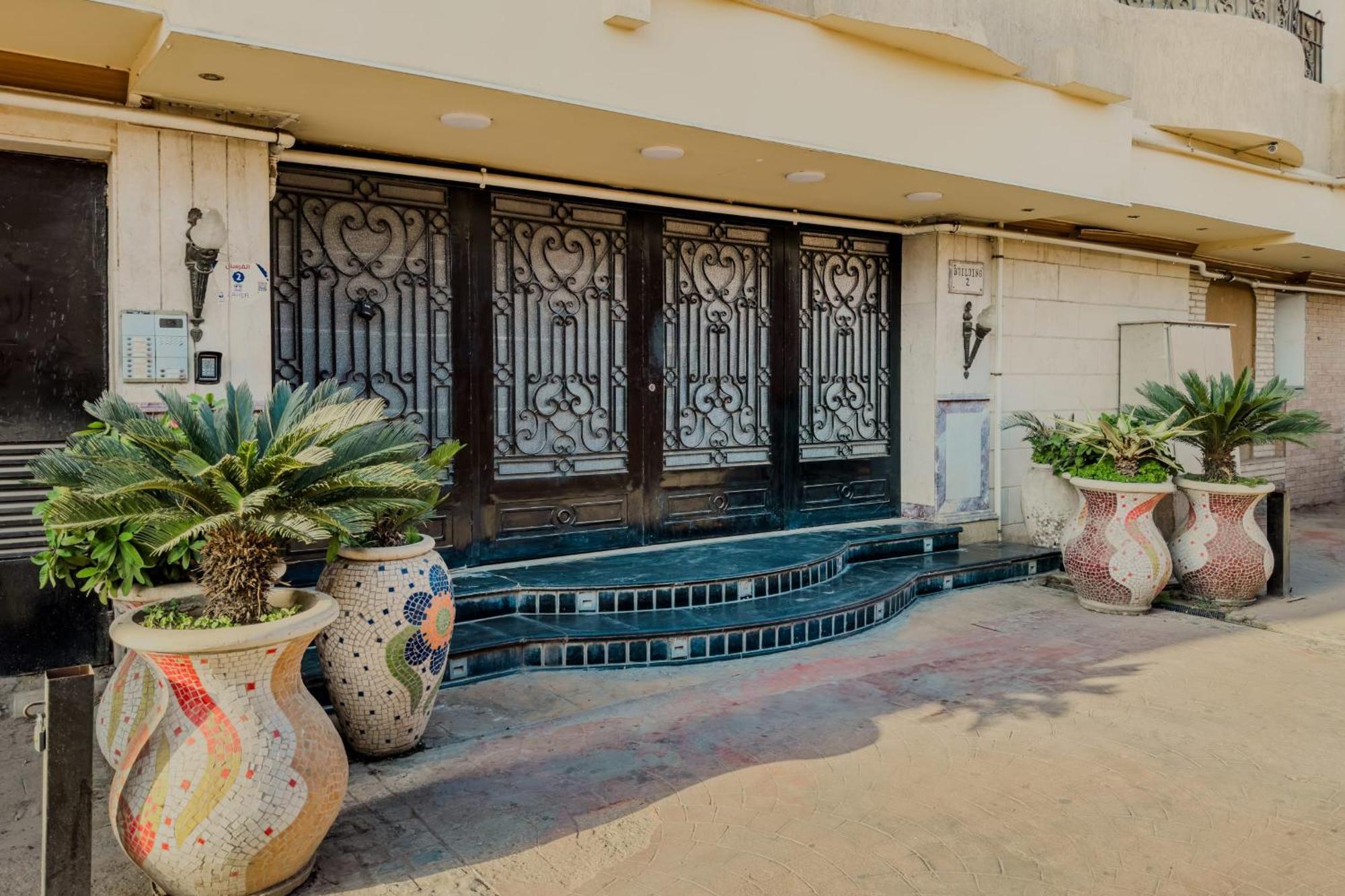 Distinct & Decent 2 Bdr Apt Steps From Nightlife And Airport Cairo Exterior foto